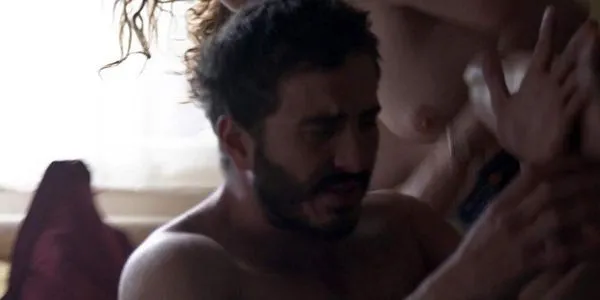 Nikki Shiels naken sexscen från 'Bloom'