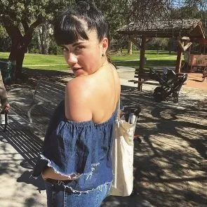 Dianne Doan seksikas