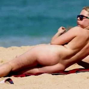 Scarlett Johansson nagi tyłek