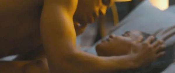 Scena de sex cu topless Joy Bryant