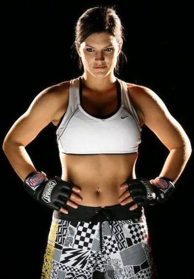 Gina Carano quase nua