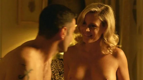 Lisi Linder goli seks od zadaj v filmu 'Mar de plastico'