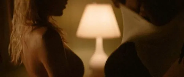 Haley Ramm & Keke Palmer Scène de sexe lesbienne de «Pimp»