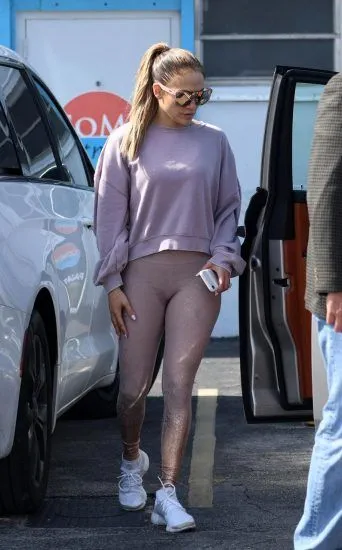 Jennifer Lopez nakenbryst