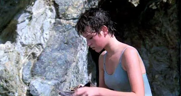 Molly Ringwald desnuda