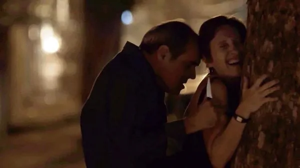 ‘மீ சாமா டி புருனா’ படத்திலிருந்து சுசன்னா க்ருகர் செக்ஸ் கட்டாய காட்சி