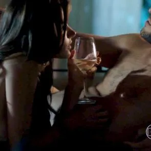 Alessandra Ambrosio stražnjica u sceni seksa