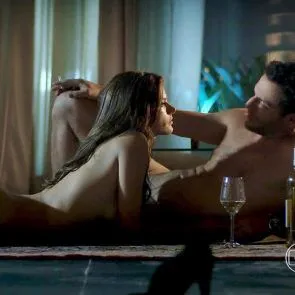 Alessandra Ambrosio ljubeći muškarca