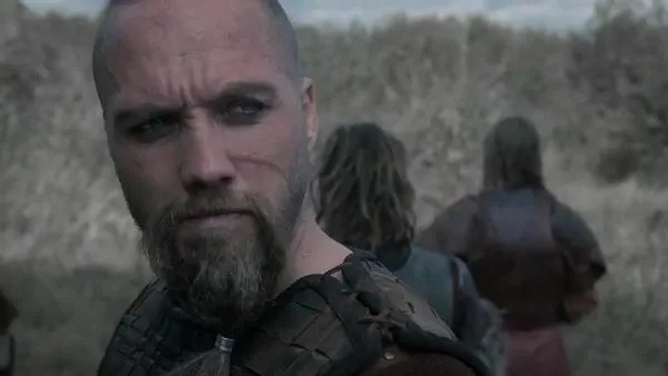 Millie Brady NUDE fotki i topless kompilacja scen seksu