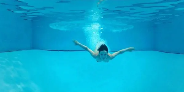 Елена Анайя Обнаженная сцена из спектакля 'Джетт'