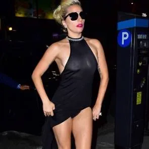 Соски Леді Гаги в нічному виїзді в Нью-Йорку