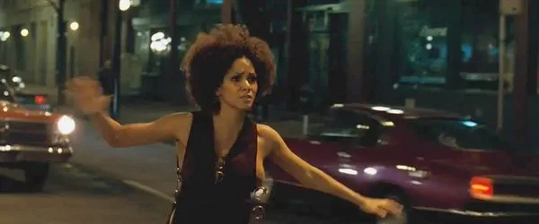 Halle Berry slip drsnik