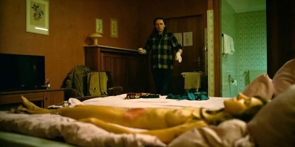 Natalia Belitski 'Parfum' dan Çıplak Sahne