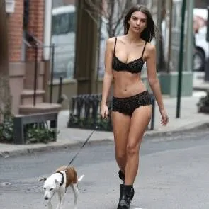 Emily Ratajkowski Undertøy
