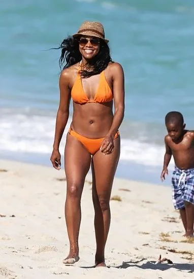 Gabrielle Union oranje bikini