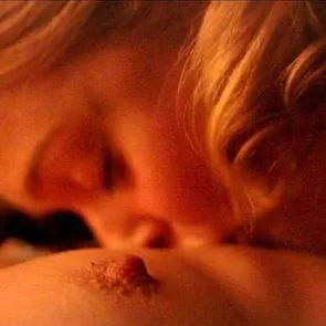 レベッカホール＆ベラヒースコートヌードレズビアン三人組「マーストン教授とワンダーウーマン」の映画