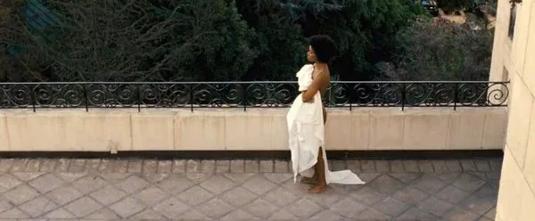 זואי סלדנה התחת