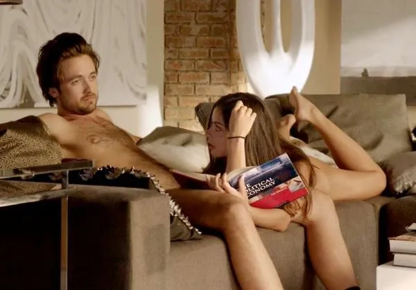 Stephanie Fantauzzi nuogas seksas vaikino rate iš begėdiškos serijos