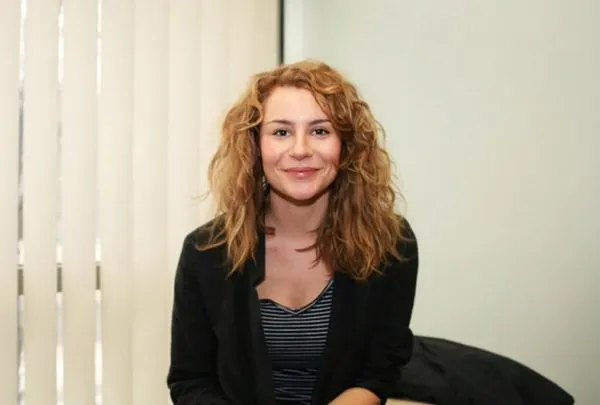 तिहना लाजोविक गर्म