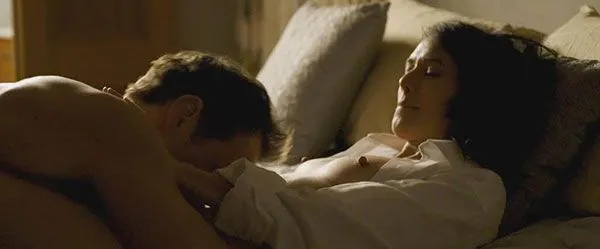 Lena Headey γυμνά βυζιά