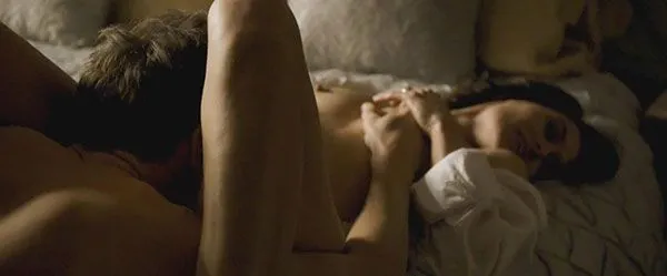 Lena Headey γυμνά βυζιά