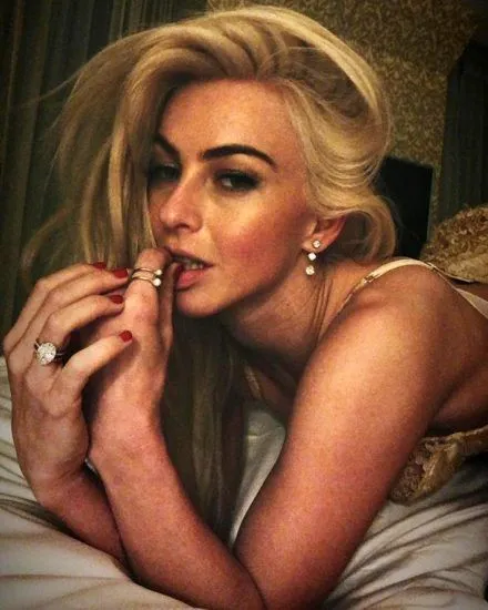 Julianne Hough lækkede selfie