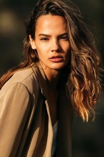 Mercedes Maxwellin alaston- ja seksikohtausten kokoelma