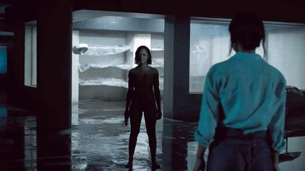 Hubad na eksena ni Tessa Thompson