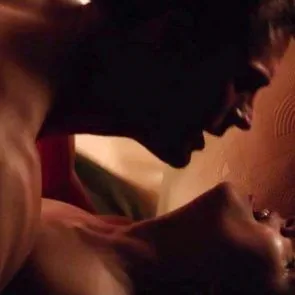 Dakota Johnson Ikat Adegan Seks dalam Film 'Fifty Shades Freed'