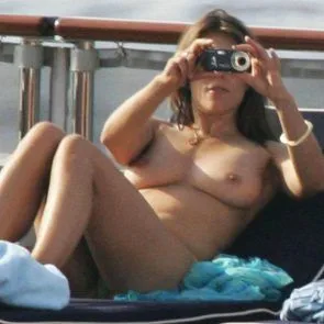 Elizabeth Hurley naakte tieten