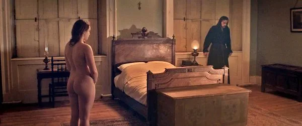 Florence Pugh culo desnudo