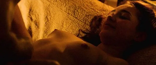 Florence Pugh desnuda escena de sexo