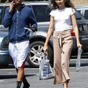 Zendaya rind näeb läbi