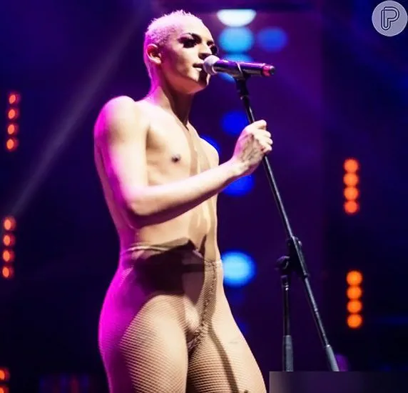 Pabllo Vittar meztelen mellbimbók