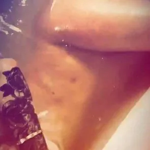 Iggy Azalee Muschi im Bad