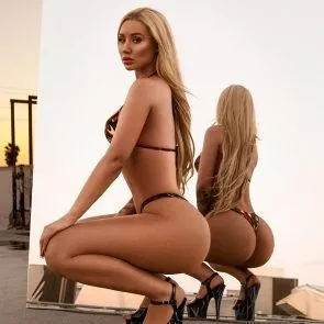 Iggy Azalee Arsch im Tanga
