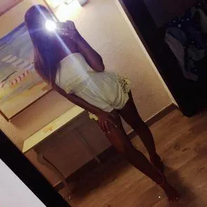 Nudul Zara McDermott s-a scurs