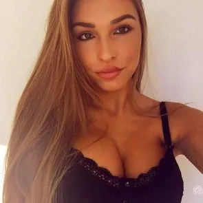 Selfie-ul Zara McDermott s-a scurs