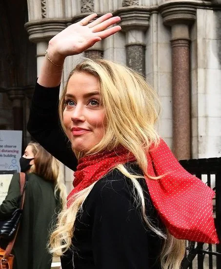 एम्बर हर्ड पोर्न