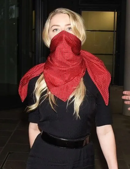 एम्बर हर्ड ने लीक किया पोर्न