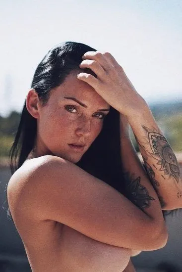 Kayla Lauren nue et chaude