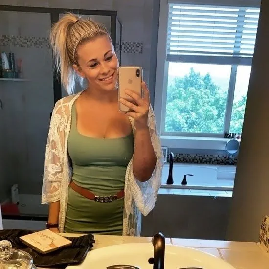 بيج فانزانت ضخمة الثدي