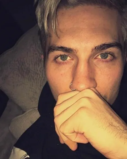 Nathan Schwandt vuotanut alastoja