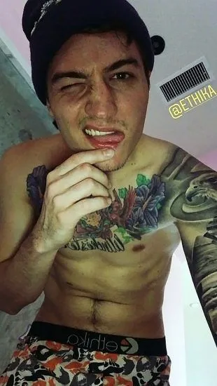 Nathan Schwandt alasti