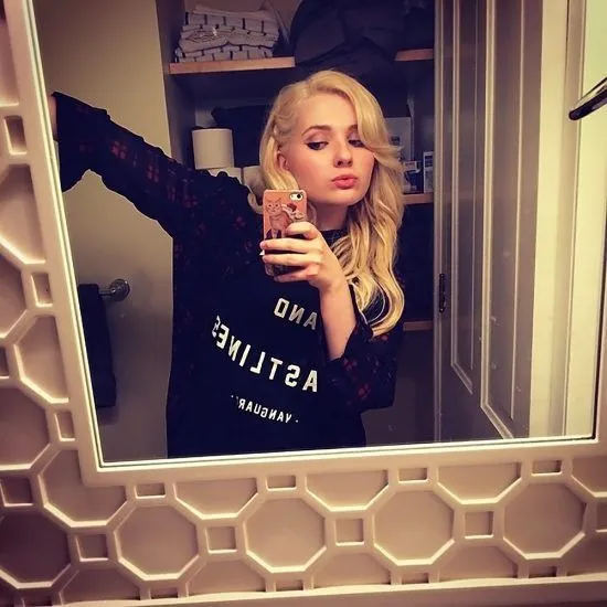 Abigail Breslin sexy gelekt