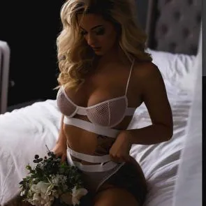 Ashley Resch nahé prsia