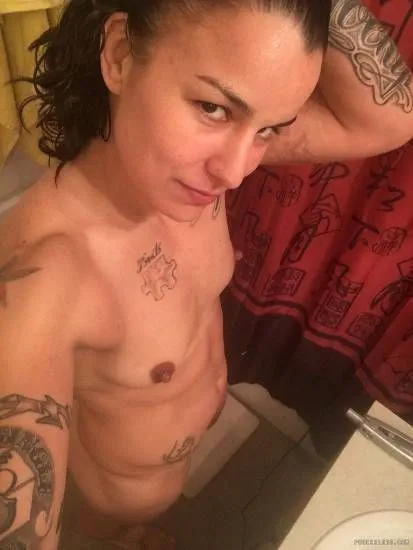Raquel Pennington desnuda