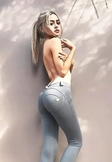 Lily Maymac tyłek