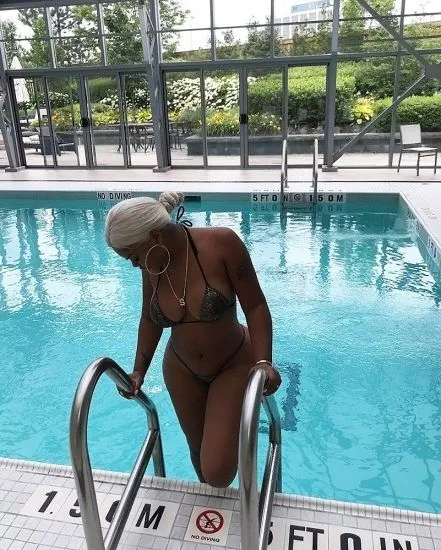 Тейлор Хінг сексуальна