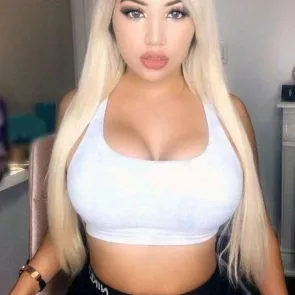 జేలీన్ రోడ్రిగెజ్ నగ్న భారీ వక్షోజాలు